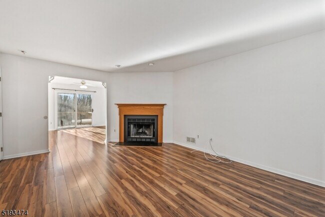 Building Photo - 306 Carnegie Ct