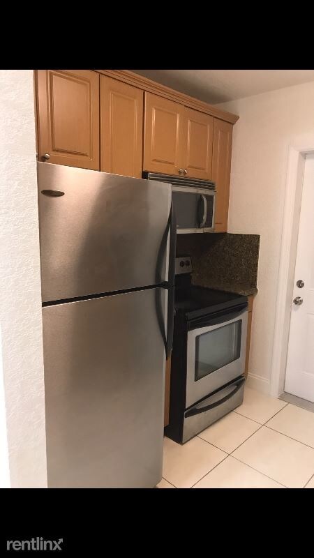 Foto del edificio - 1400 NE 56th St