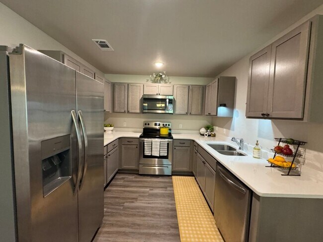 Foto del edificio - Live in OUR NEWEST SENIOR COMMUNITY! 55 & ...