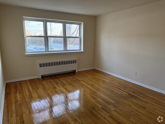 Building Photo - 405 Park Ave