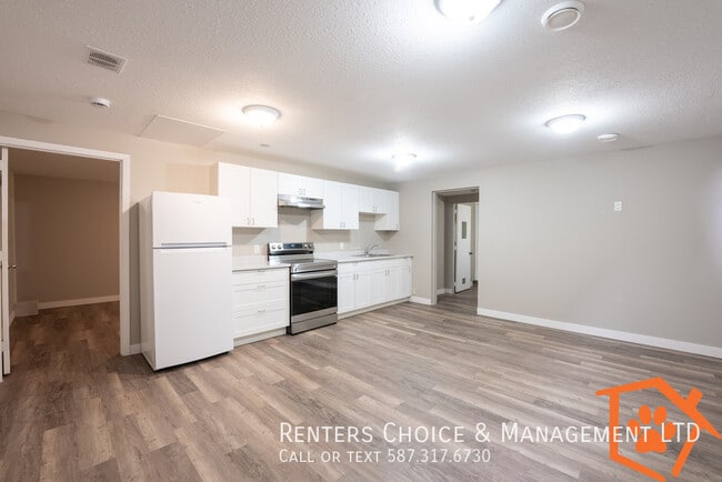 Building Photo - Cat Friendly Basement Suite With Assigned ...