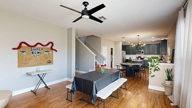Foto del edificio - Comfortable Round Rock living with space, style, and everyday convenience