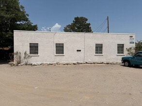 Building Photo - 2105 Jordan Rd
