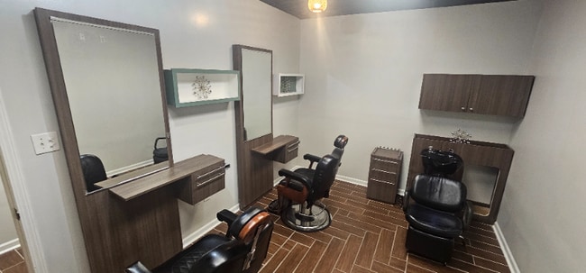 Building Photo - 4255 Cherry Center Dr