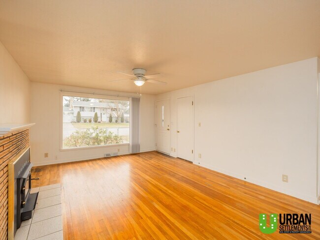 Building Photo - 13104 E Desmet Ave