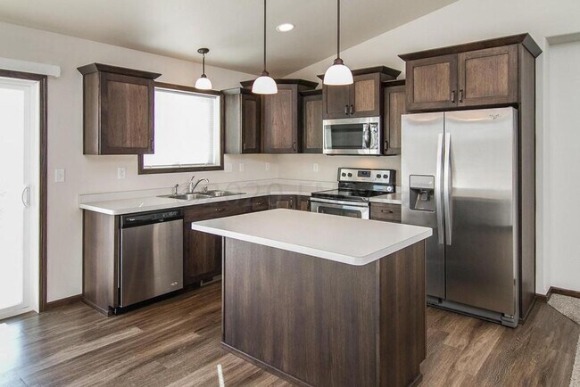 Building Photo - 3 Bed 2 Bath Single Family Home