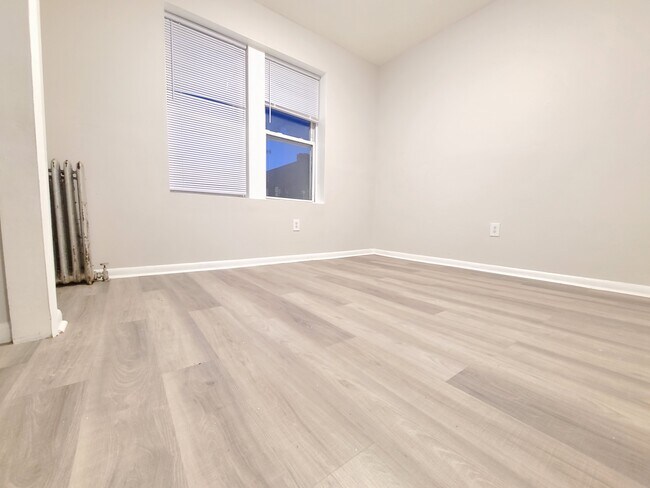 Foto del edificio - 5109 Hudson Ave