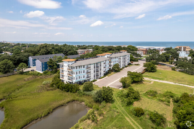 Building Photo - Solstice at Bay Oaks