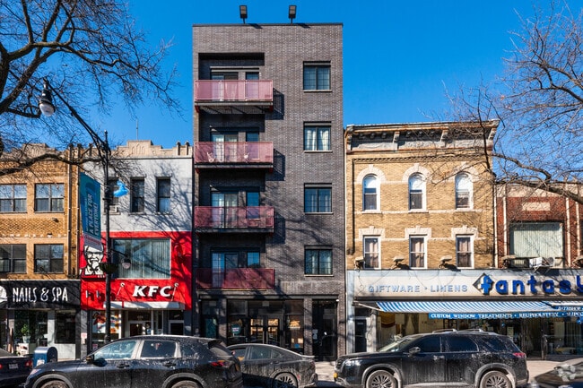 Building Photo - 3038 Steinway St