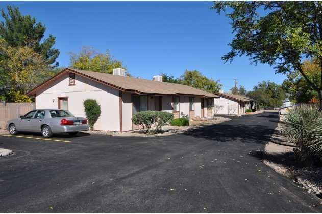 Primary Photo - 1641 E Aspen St