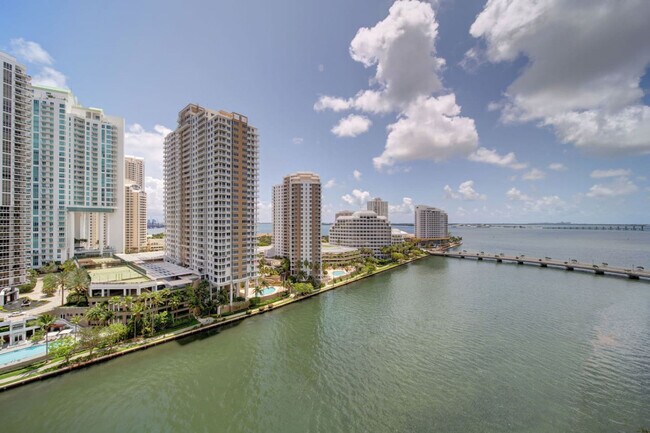 Building Photo - 481 Brickell Ave