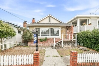Building Photo - 420 Carrillo St