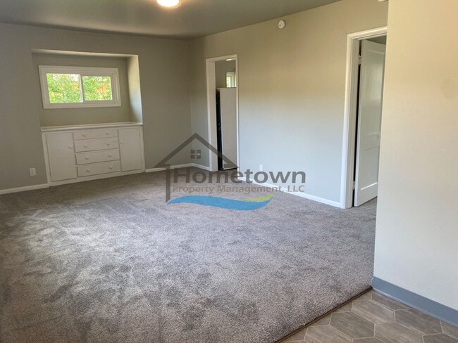 Building Photo - Beautiful 1 Bedroom 1 Bath Home with Detached Garage Available in Smelterville!