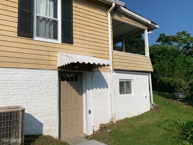 Building Photo - 3 br, 2 bath House - 458 Sycamore St