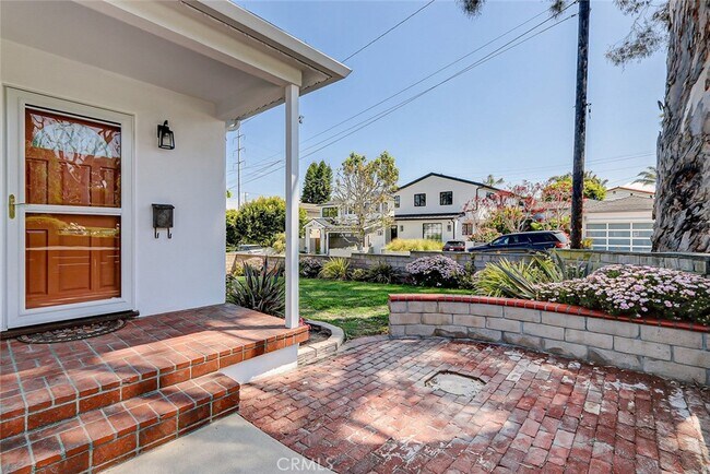 Building Photo - 3601 Laurel Ave