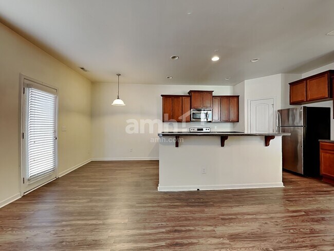 Foto del edificio - 4483 Middletown Dr