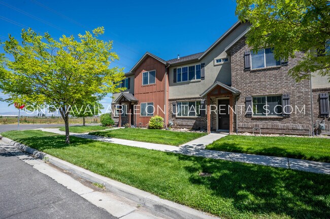 Building Photo - 1190 W 150 S