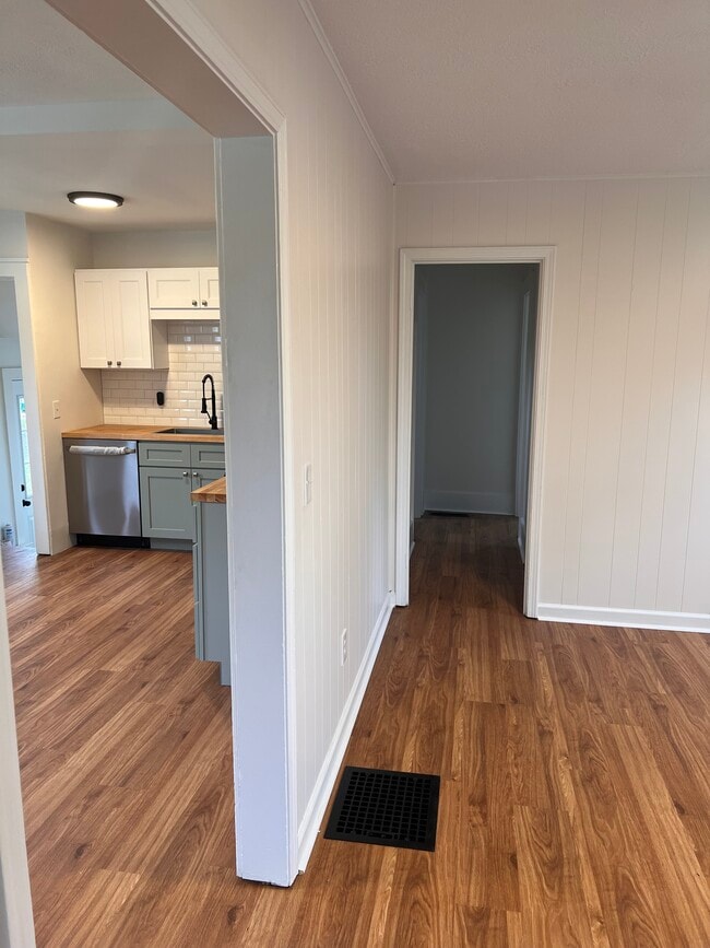 Building Photo - 905 Klem Rd