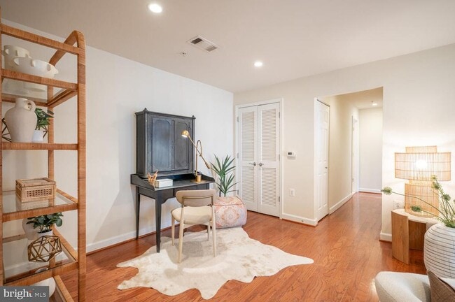 Foto del edificio - 4113 S Four Mile Run Dr