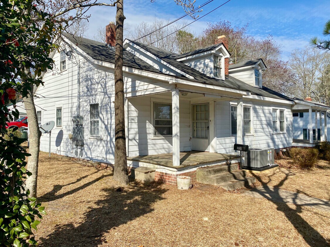 300 Halifax St Unit 300, Williamston, NC 27892 Apartments in