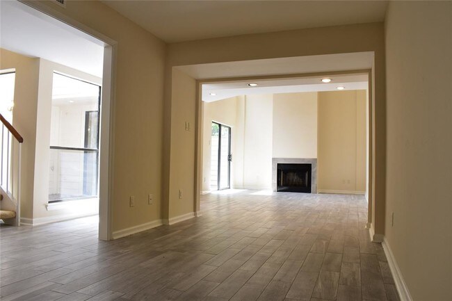 Building Photo - 4722 Post Oak Timber Dr