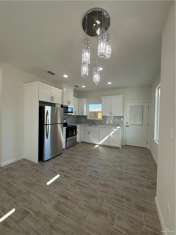 Building Photo - 10 10th St