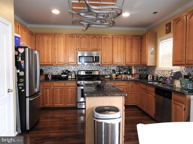 Building Photo - 7911 Beach Plum Ln
