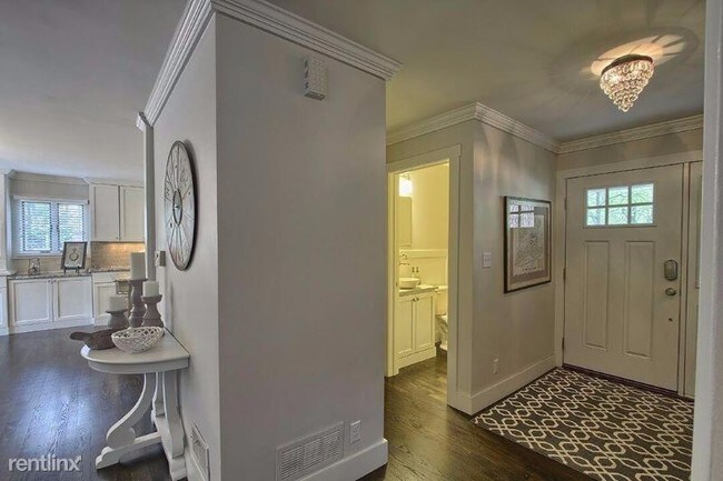 Foto del edificio - 4 br, 3.5 bath House - 3802 East Street