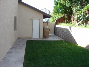 Building Photo - 407 Leavens Ct