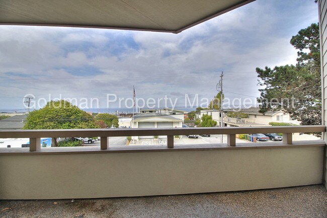 Building Photo - 585 Hawthorne St