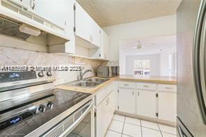 Foto del edificio - 6055 W 19th Ave