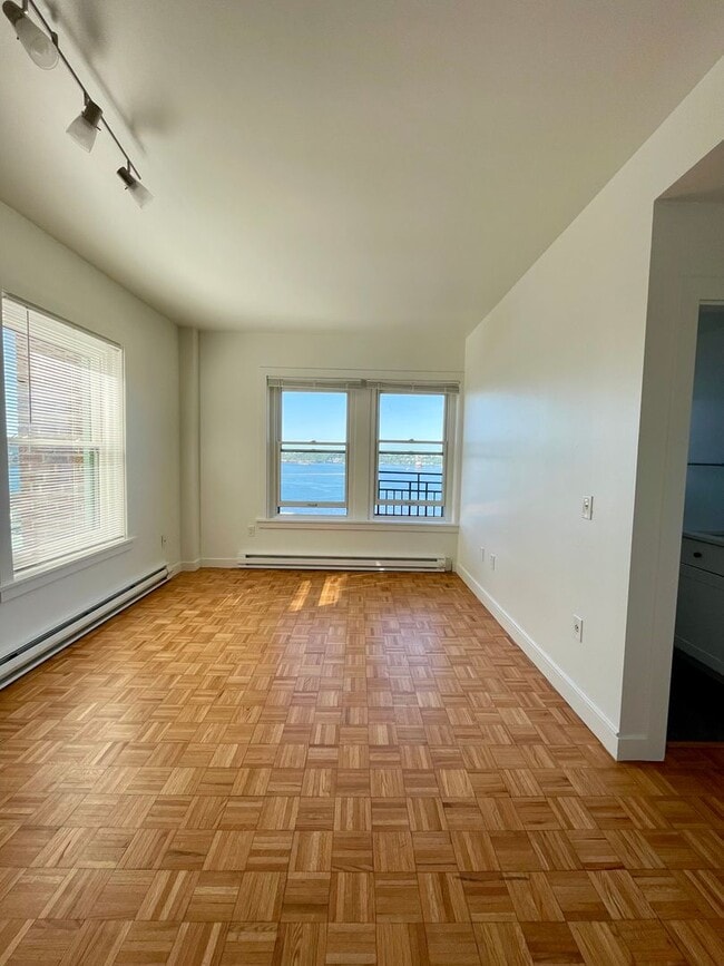 Interior Photo - The Fairmount