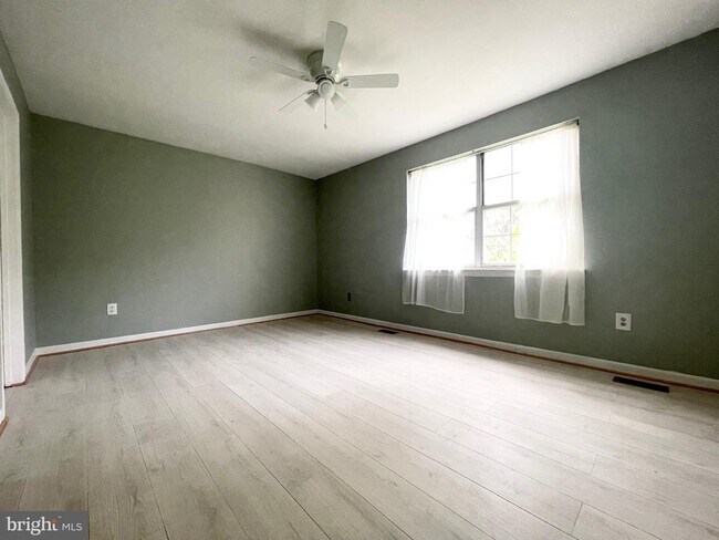 Building Photo - 10 Darbytown Ct