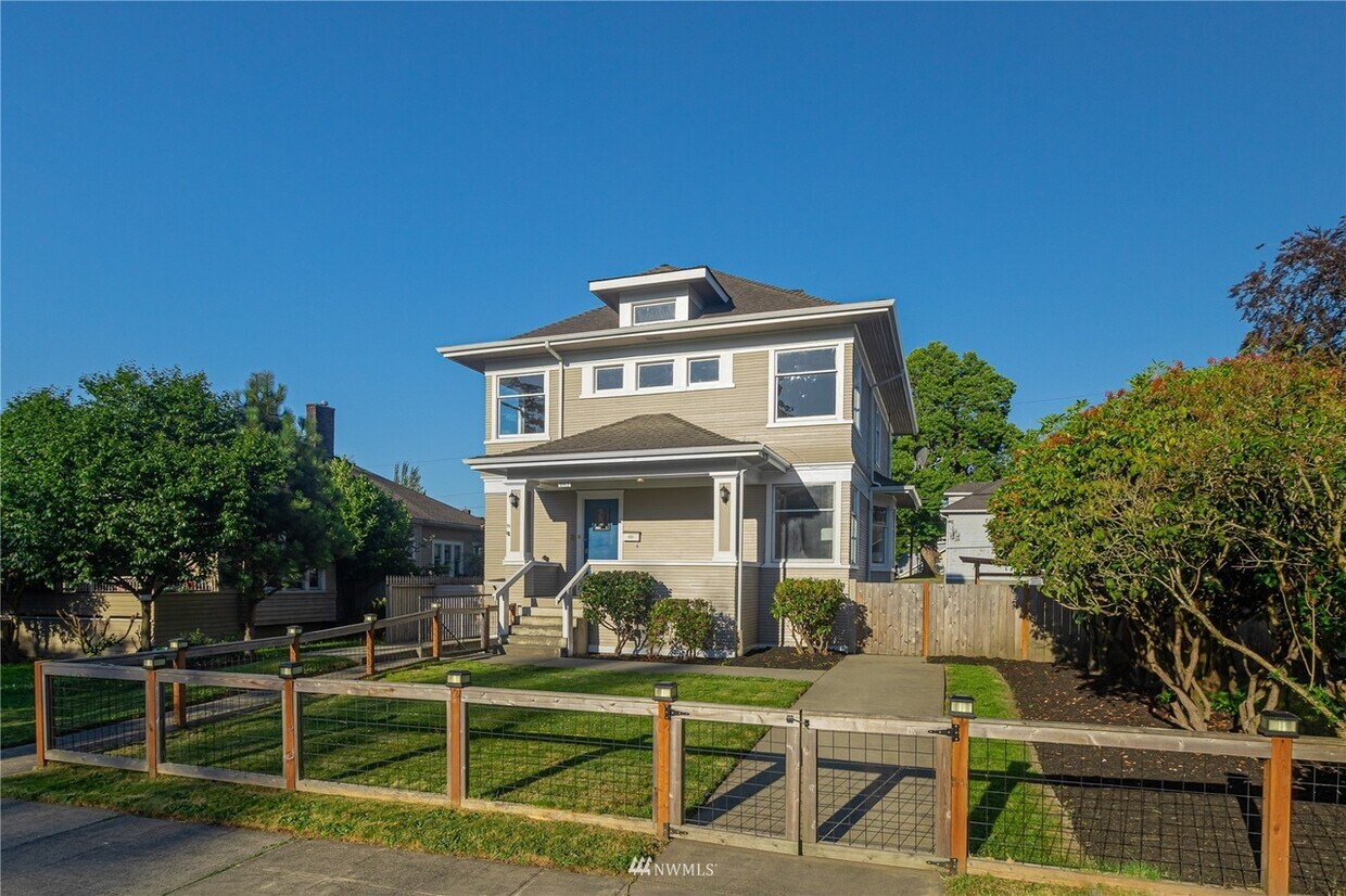 2123 Hoyt Ave Unit A, Everett, WA 98201 Apartments in Everett, WA