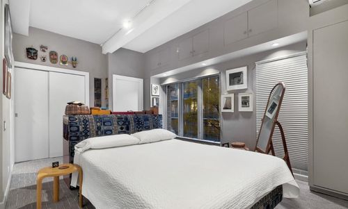 Foto del edificio - 52 E 12th St