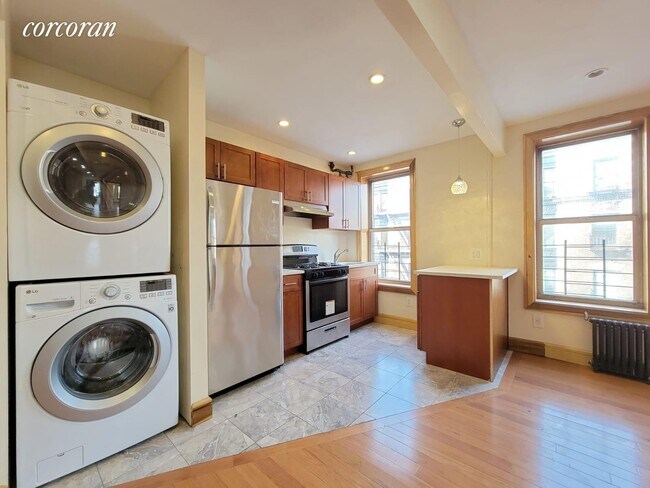 Building Photo - 600 W 139th St