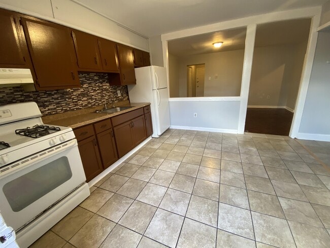 Foto del edificio - 4406 Camden Ave