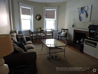 Building Photo - 1688 Beacon St