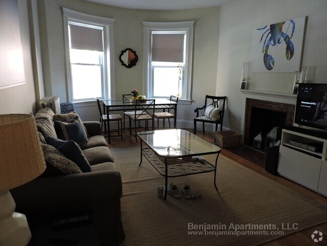 Building Photo - 1688 Beacon St