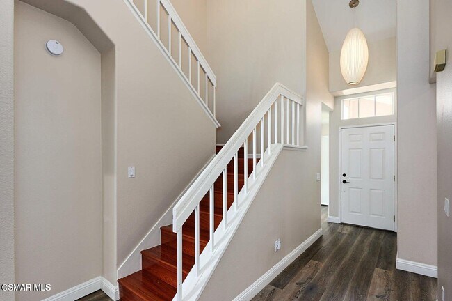 Building Photo - 4827 La Vella Dr