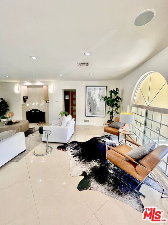 Foto del edificio - 1416 Pandora Ave