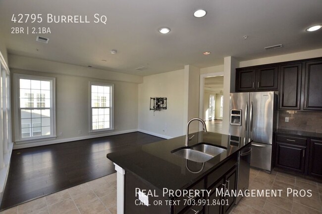 Foto del edificio - 42795 Burrell Square