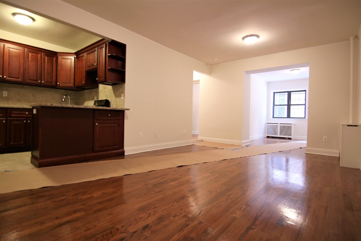 Primary Photo - 140 W 92nd St