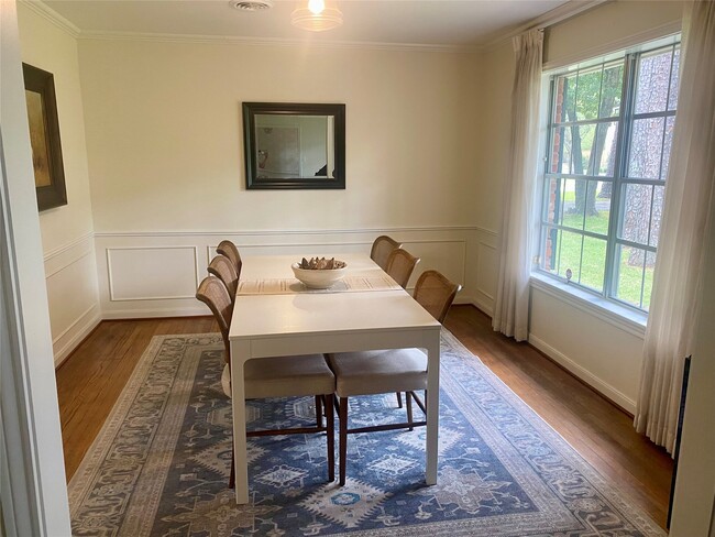 Foto del edificio - 11910 Laurie Ln