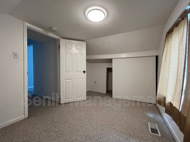 Foto del edificio - 2527 Hartline Dr