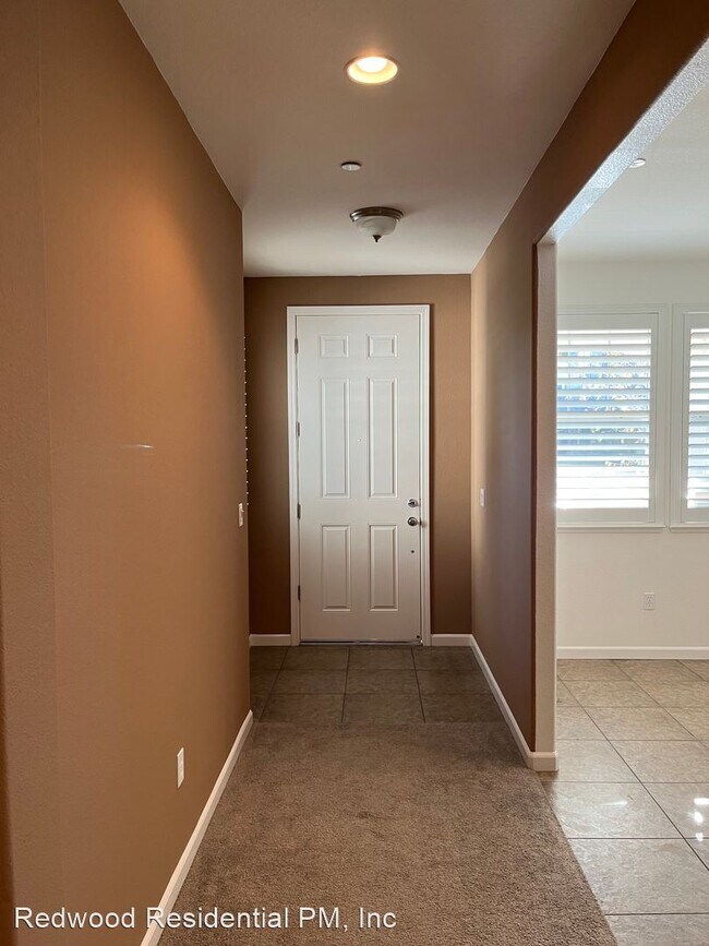 Building Photo - 4 br, 3 bath House - 1717 Devin Drive