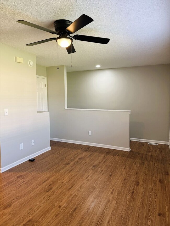 Foto del edificio - 1 Bedroom / 1.5 Bath with Garage in Gray, TN!