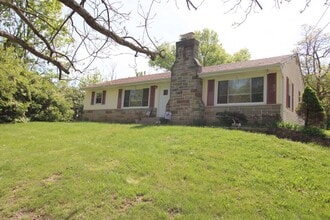 Building Photo - 859 Loveland-Miamiville Rd