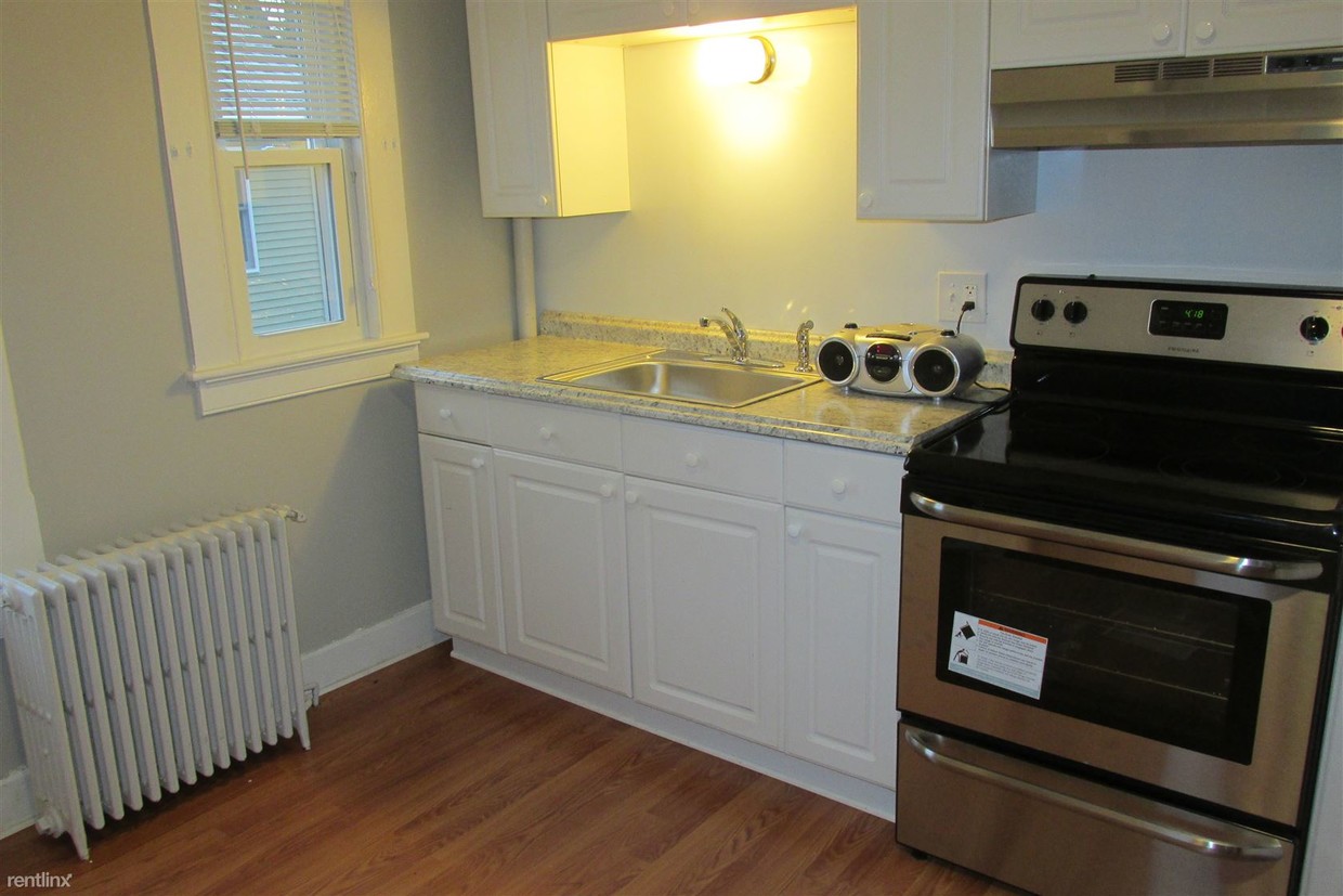 Primary Photo - 20 Waverly Ave