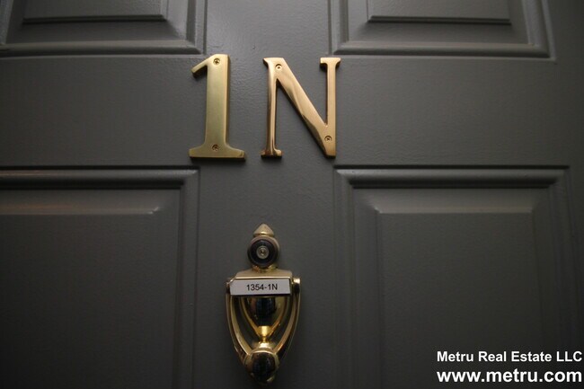 Foto del edificio - 1354 W Argyle St